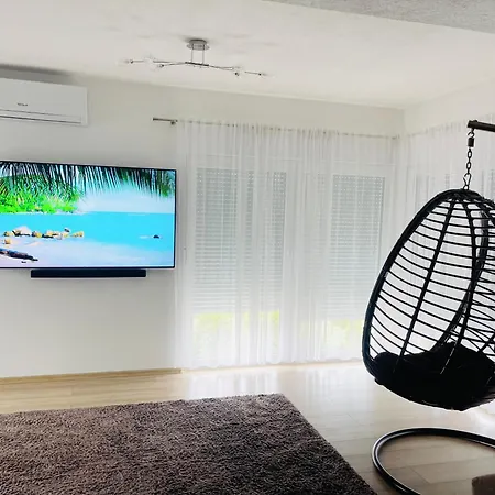 Kiss Apartment *